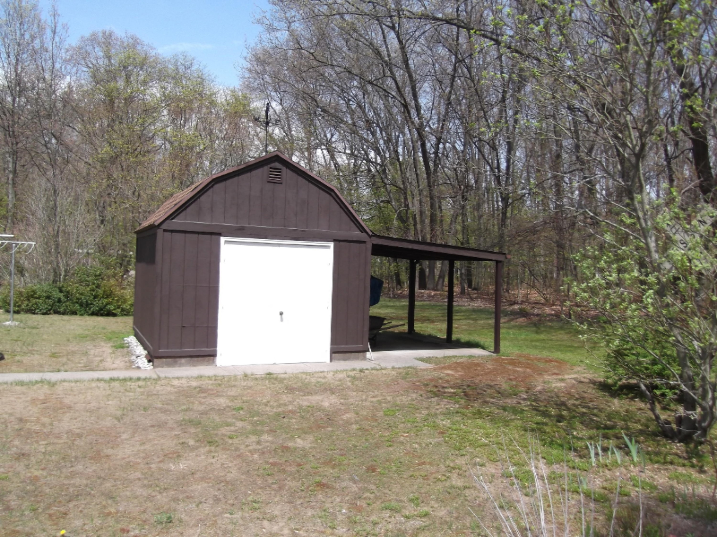 2878 Debaker Road Muskegon, MI 49444 - Photo 3 of 17 DSCF0188