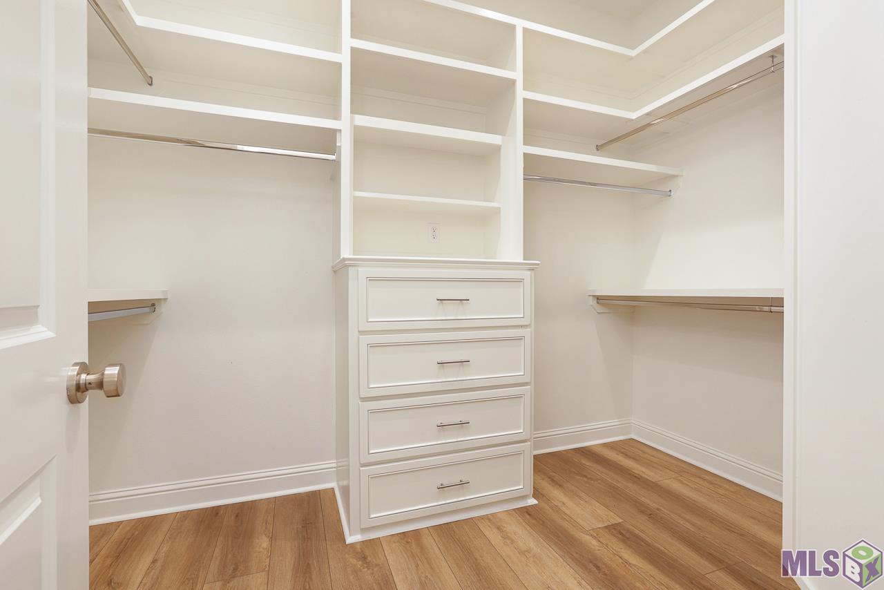 4451 Camargue Avenue Baton Rouge, LA 70820 - Photo 15 of 26 Primary Closet