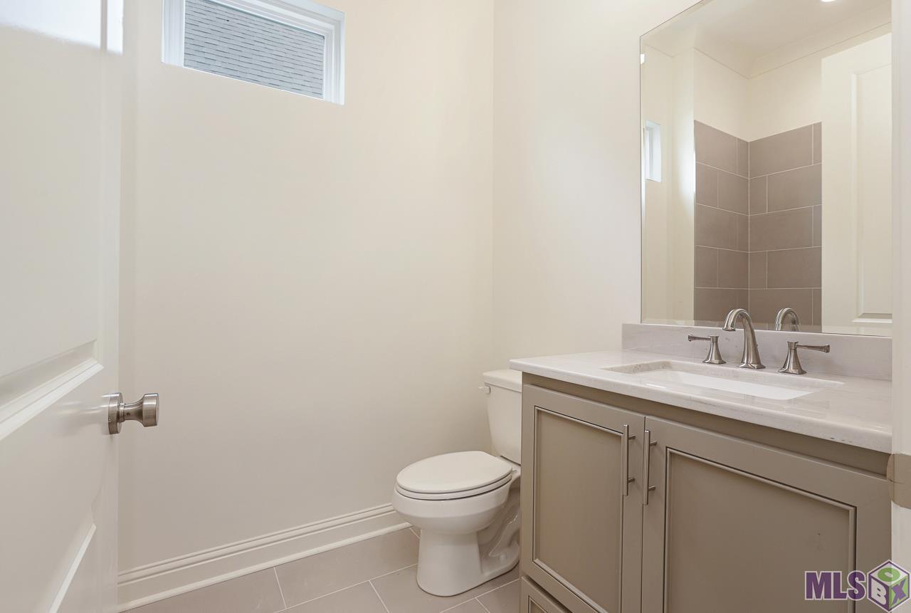 4451 Camargue Avenue Baton Rouge, LA 70820 - Photo 20 of 26 Guest Bath