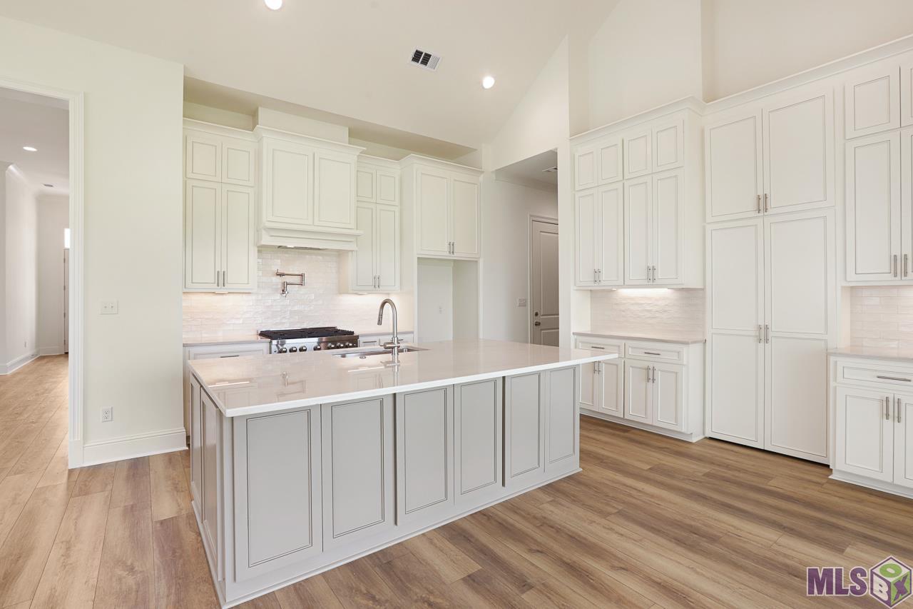 4451 Camargue Avenue Baton Rouge, LA 70820 - Photo 3 of 26 Chef's Dream...with views!