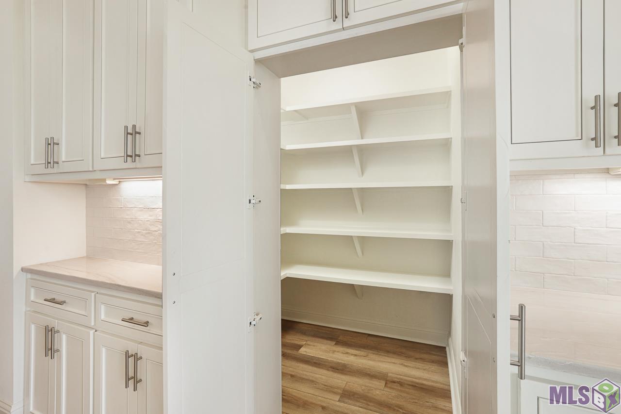 4451 Camargue Avenue Baton Rouge, LA 70820 - Photo 6 of 26 Walk in Pantry