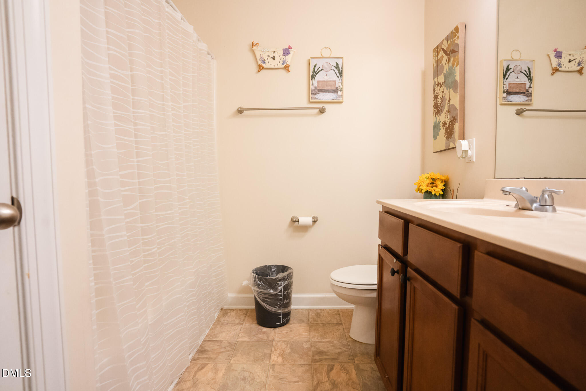 2000 Ginseng Lane Raleigh, NC 27603 - Photo 16 of 36 Hallway Shared Bathroom