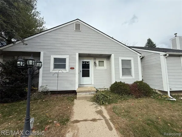$1,550 | 2193 North Milford Road, Highland, MI 48357