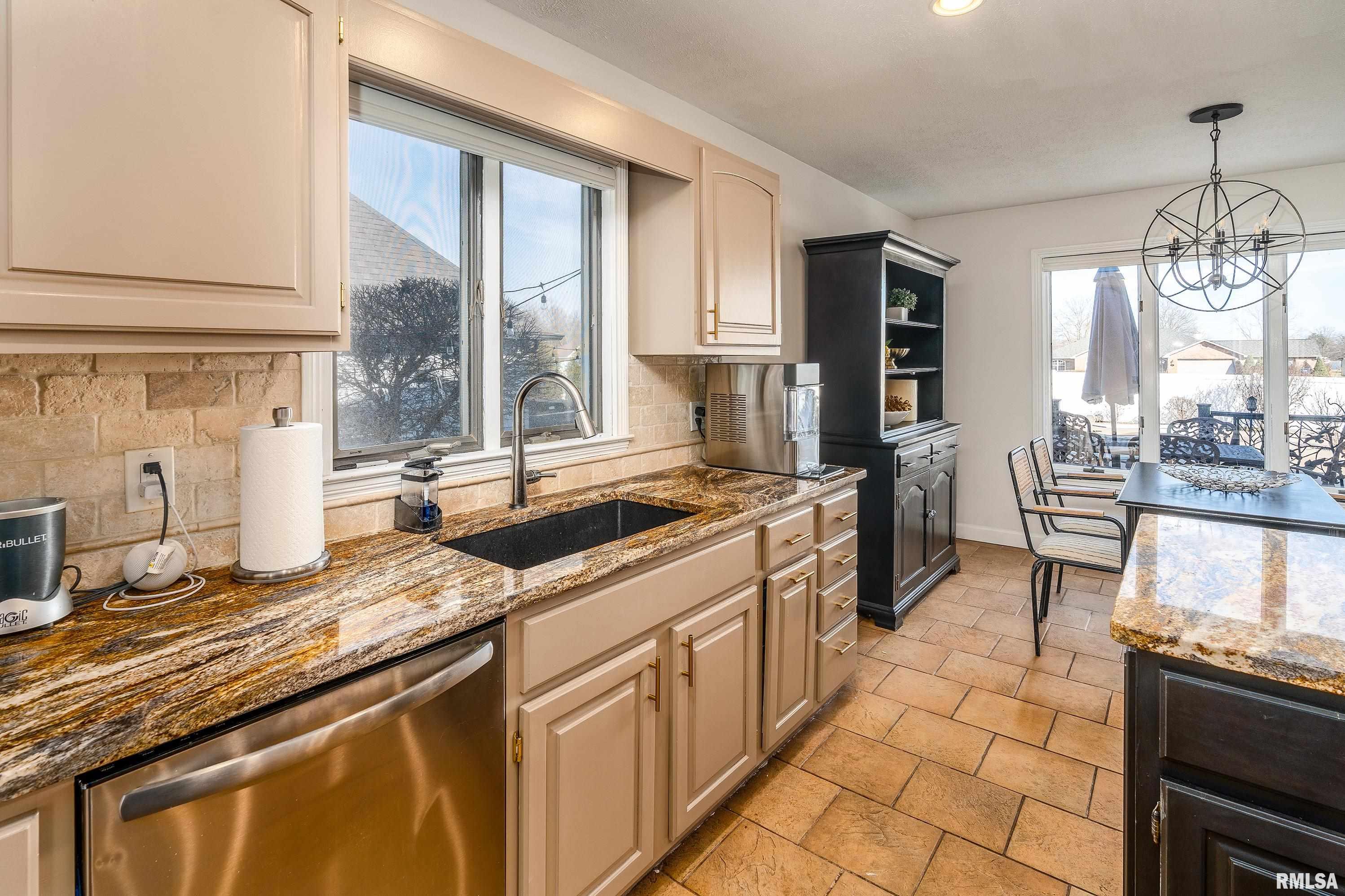 205 Dinah Lane Marion, IL 62959 - Photo 23 of 56