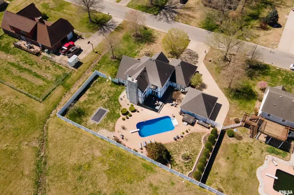 $449,900 | 205 Dinah Lane, Marion, IL 62959