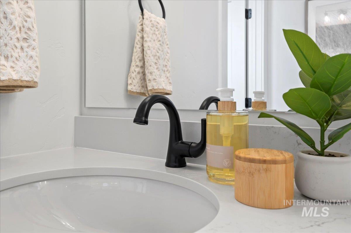 6370 North Barholm Lane Eagle, ID 83616 - Photo 16 of 33 Bathroom view of vanity
