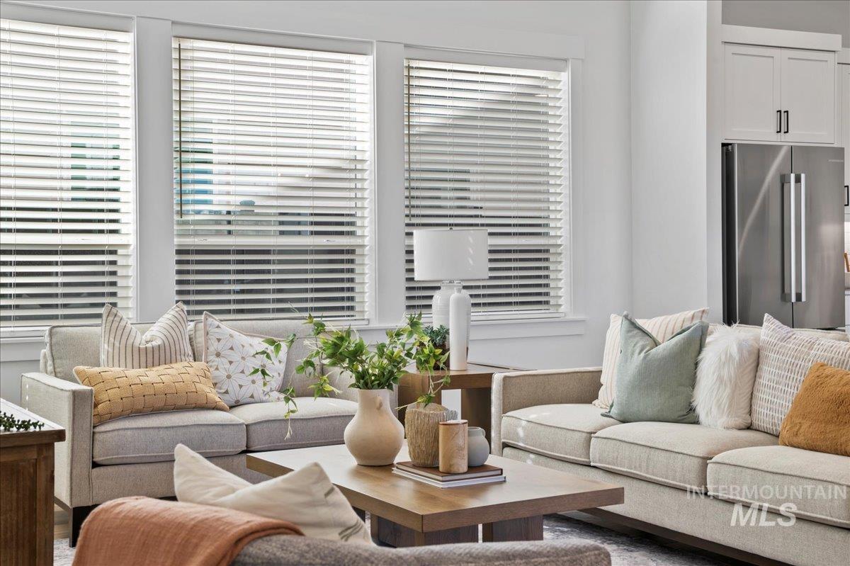6370 North Barholm Lane Eagle, ID 83616 - Photo 6 of 33 Living area with plenty of natural light