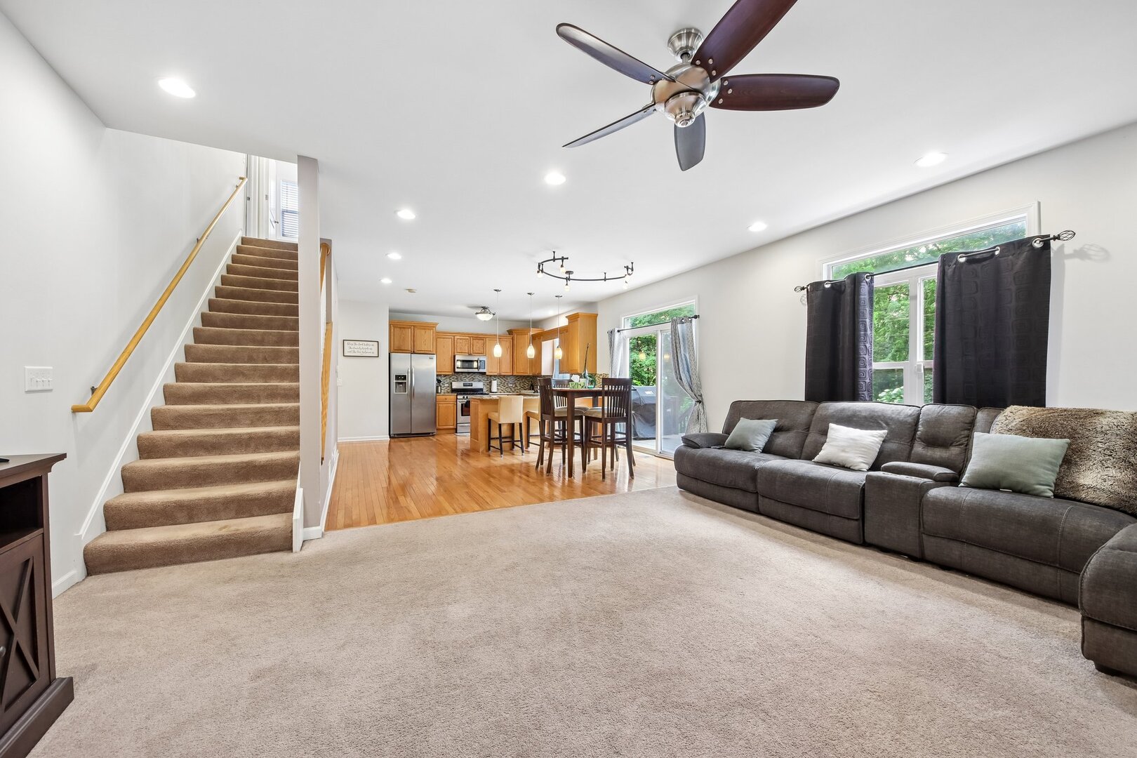 5105 West Flanders Road McHenry, IL 60050 - Photo 7 of 41