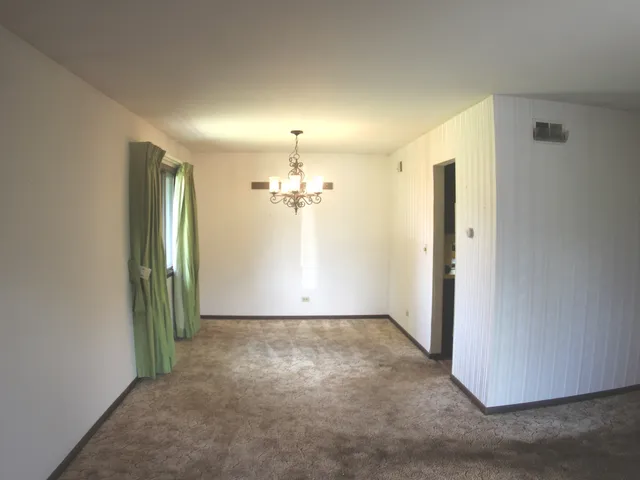 $299,000 | 26509 South Woodlawn Avenue, Crete, IL 60417