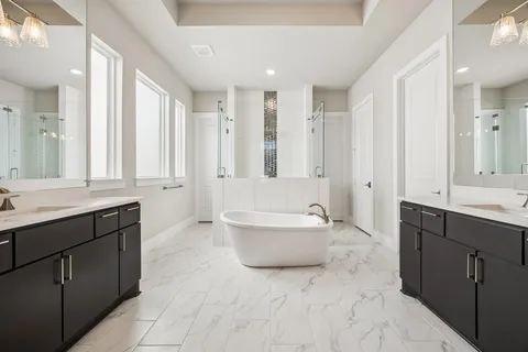 $700,000 | 2624 Fountain Key Boulevard, Houston, TX 77008
