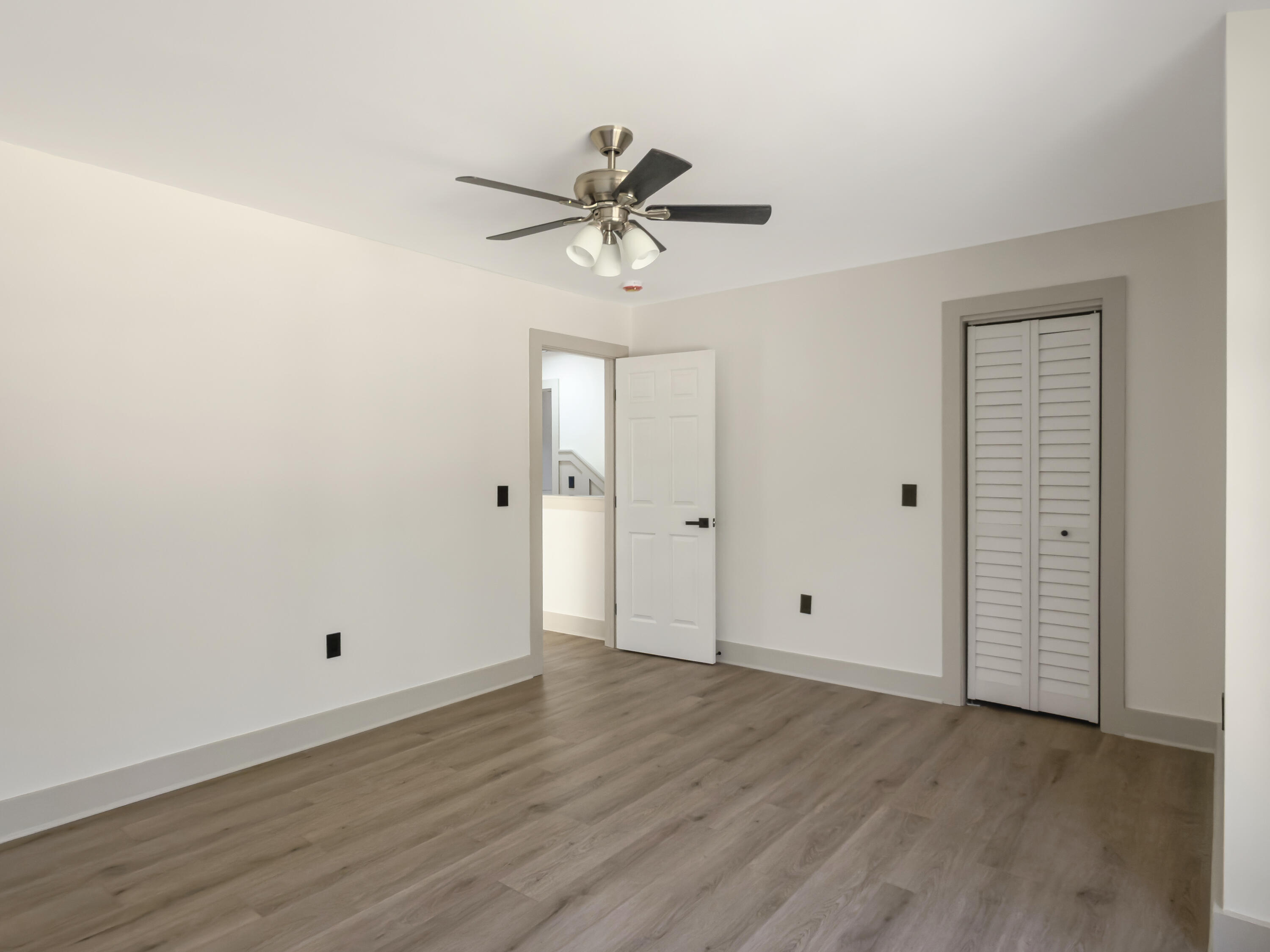 228 Dons Lane Summerville, SC 29486 - Photo 21 of 34 Photo Dec 24 2025, 1 00 31 PM