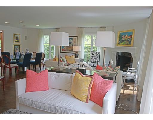 34 Old Tannery Road Providence, RI 02906 - Photo 5 of 20 Living Room.