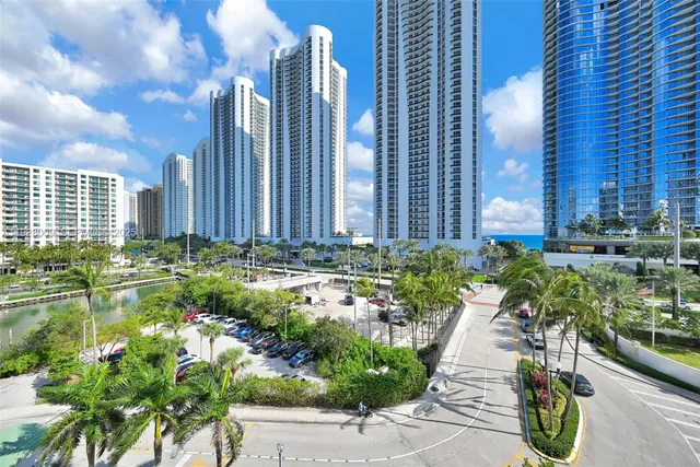 $3,900 | 100 Bayview Drive, Unit 606, Sunny Isles Beach, FL 33160