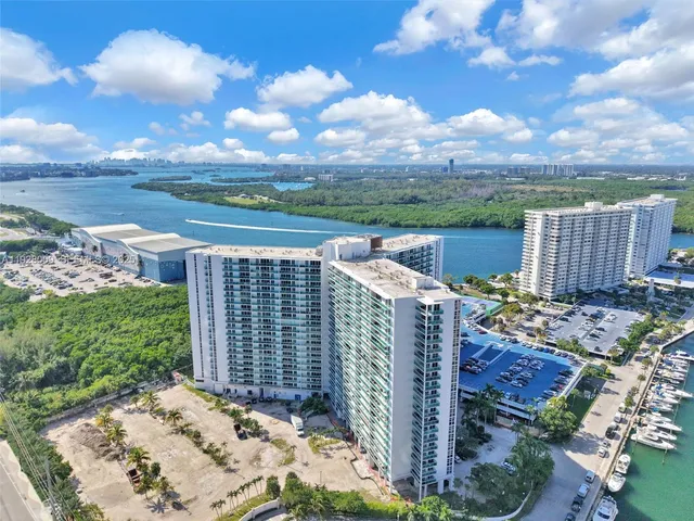 $3,900 | 100 Bayview Drive, Unit 606, Sunny Isles Beach, FL 33160