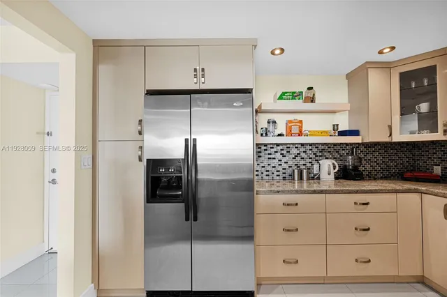 $3,900 | 100 Bayview Drive, Unit 606, Sunny Isles Beach, FL 33160