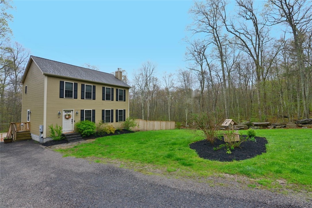 341 Ledge Road Killingly, CT 06241 - Photo 3 of 27