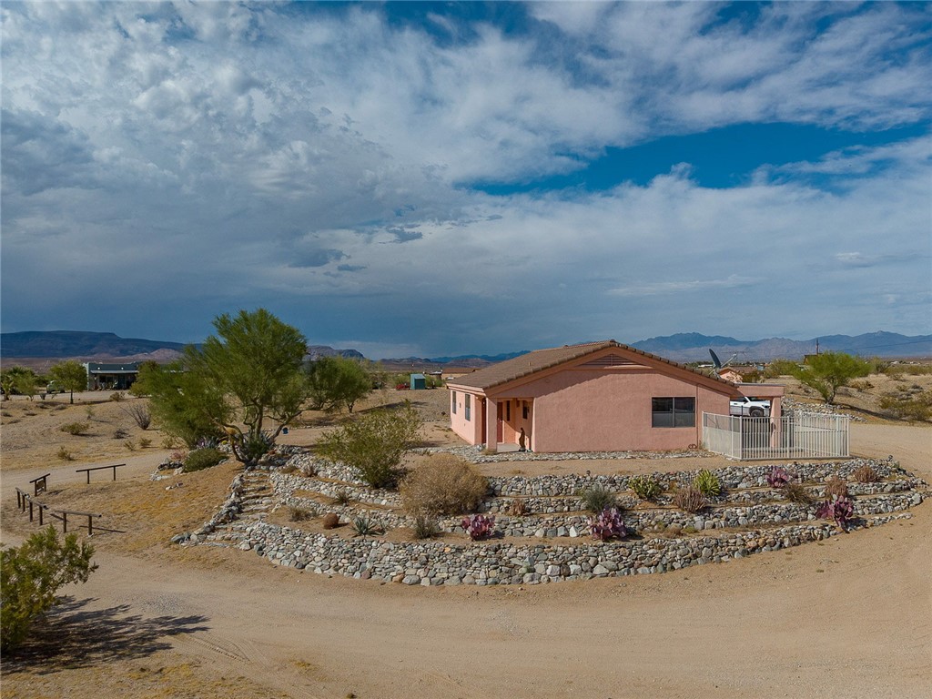 16876 Lawton Road Yucca, AZ 86438 - Photo 30 of 41