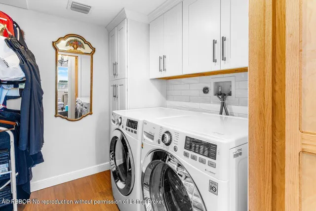 a view of a backyard with plants