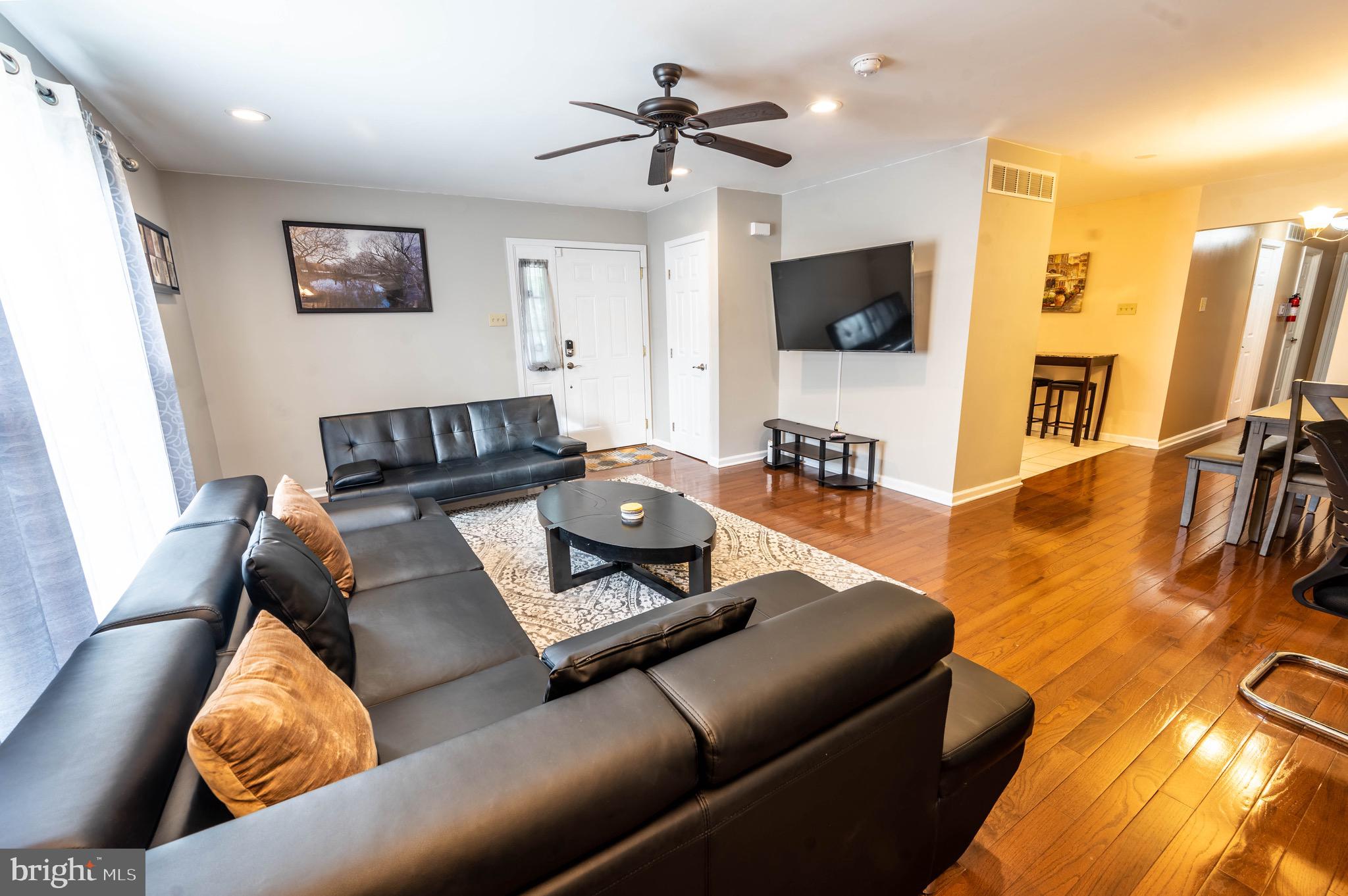 129 Bickley Road Glenside, PA 19038 - Photo 3 of 29 Living Room