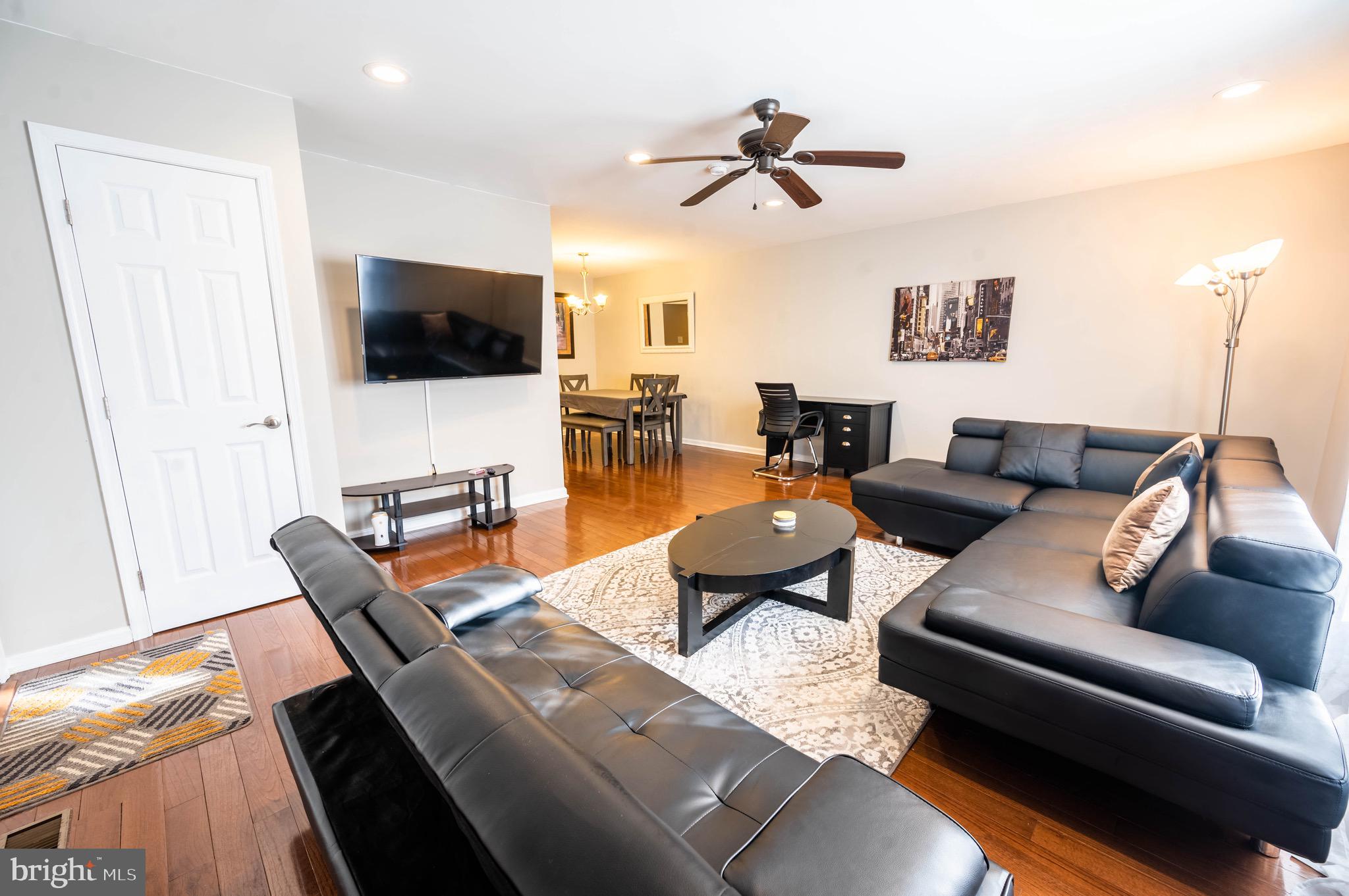 129 Bickley Road Glenside, PA 19038 - Photo 4 of 29 Living Room