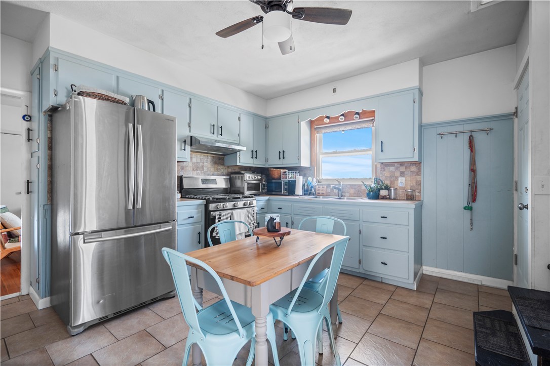 22 Peter Street Providence, RI 02904 - Photo 2 of 17