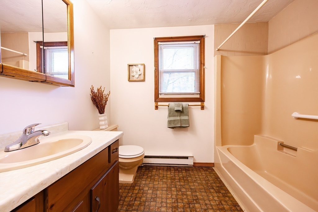 37 Sutton Road Millbury, MA 01527 - Photo 11 of 22