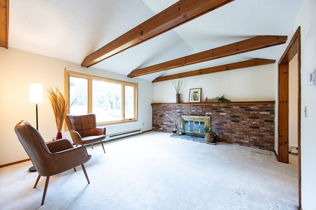 37 Sutton Road Millbury, MA 01527 - Photo 3 of 22