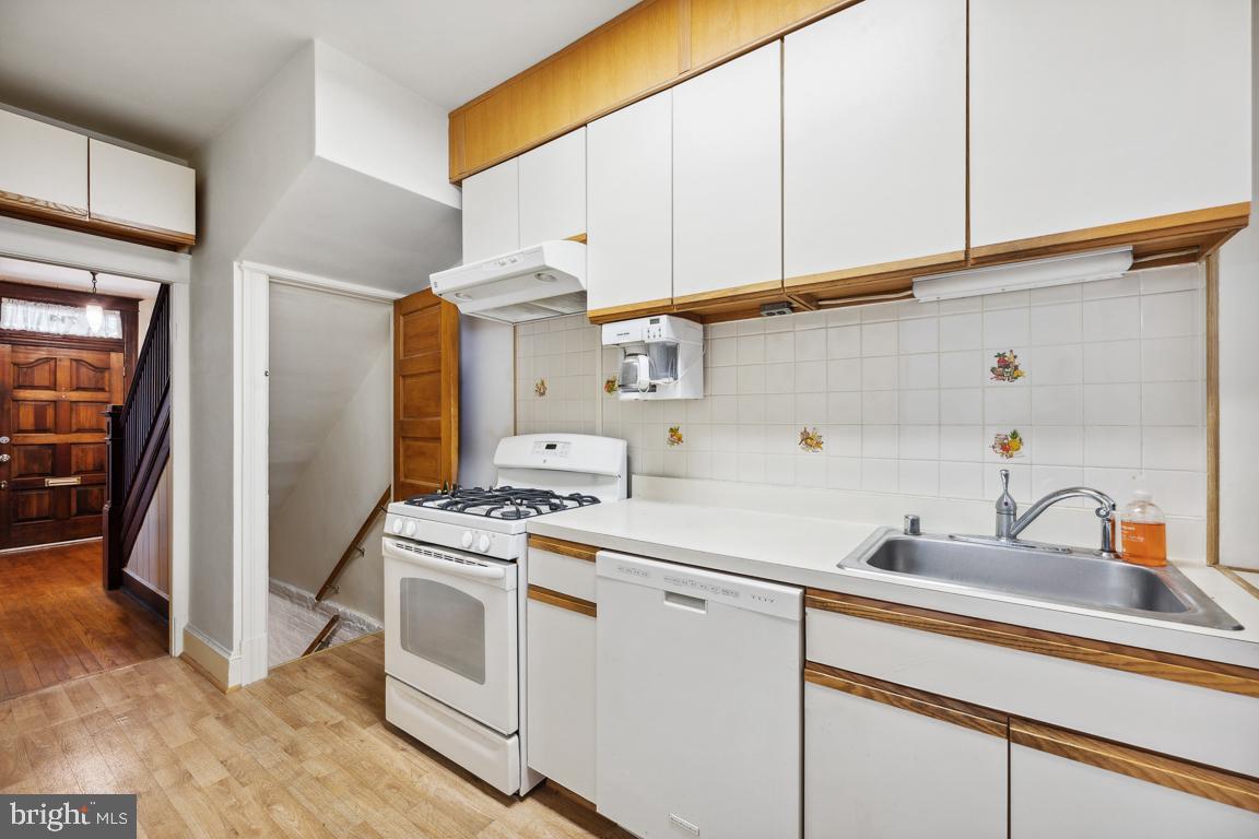 714 Webster Street Northwest Washington, DC 20011 - Photo 11 of 30