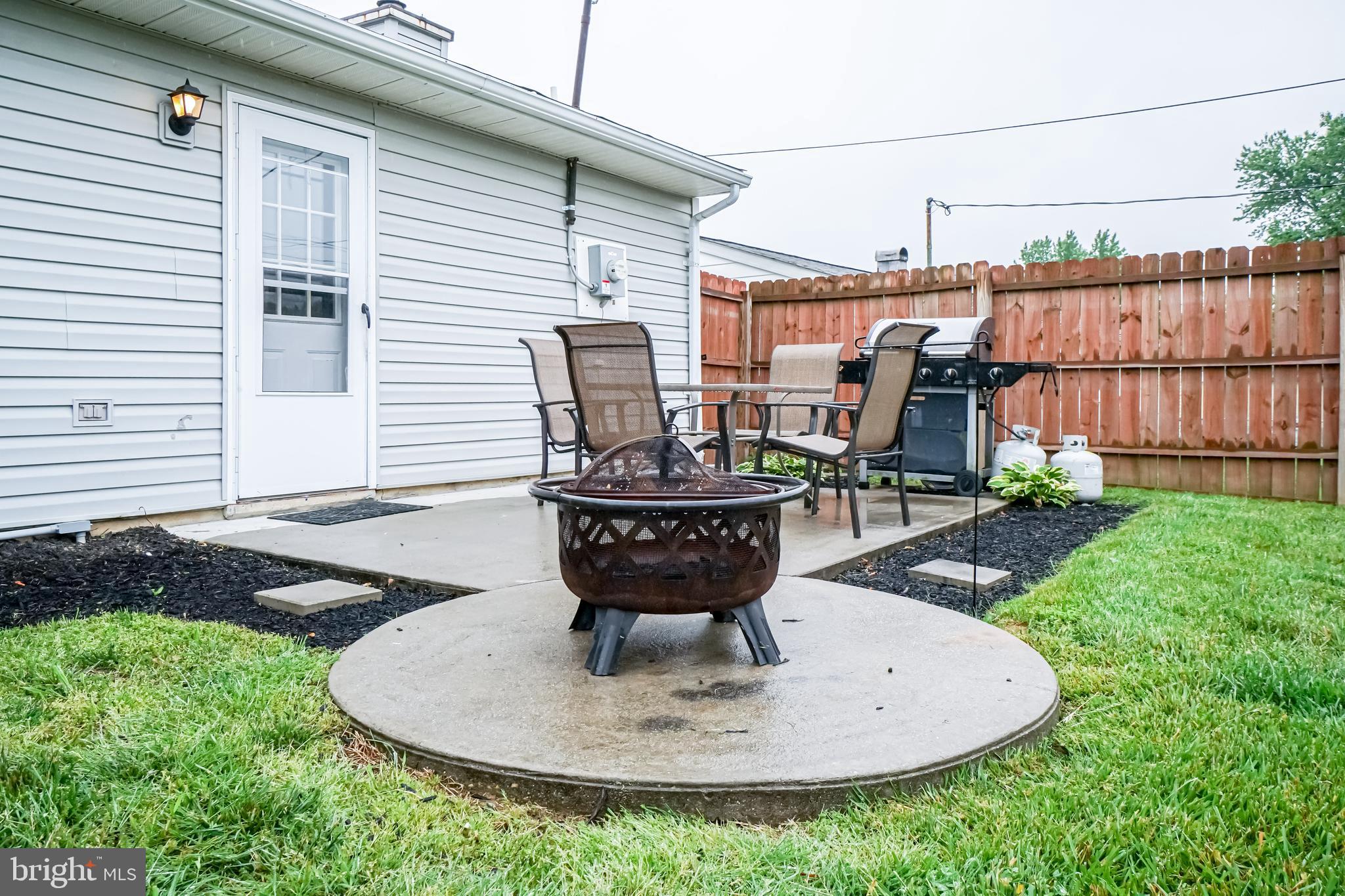 8 Leedom Road Elkton, MD 21921 - Photo 18 of 21 FIREPIT AREA