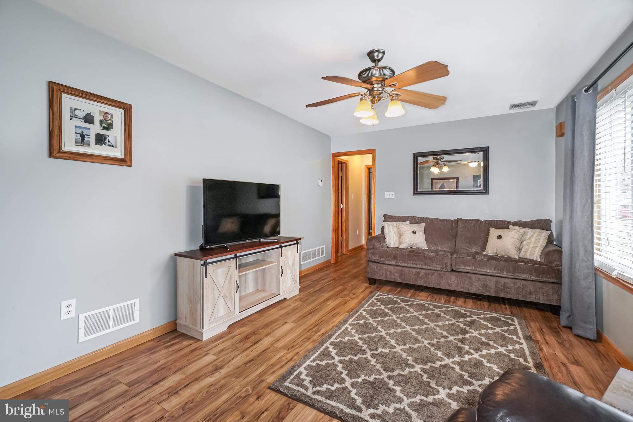 8 Leedom Road Elkton, MD 21921 - Photo 4 of 21 SPACIOUS FAMILY ROOM