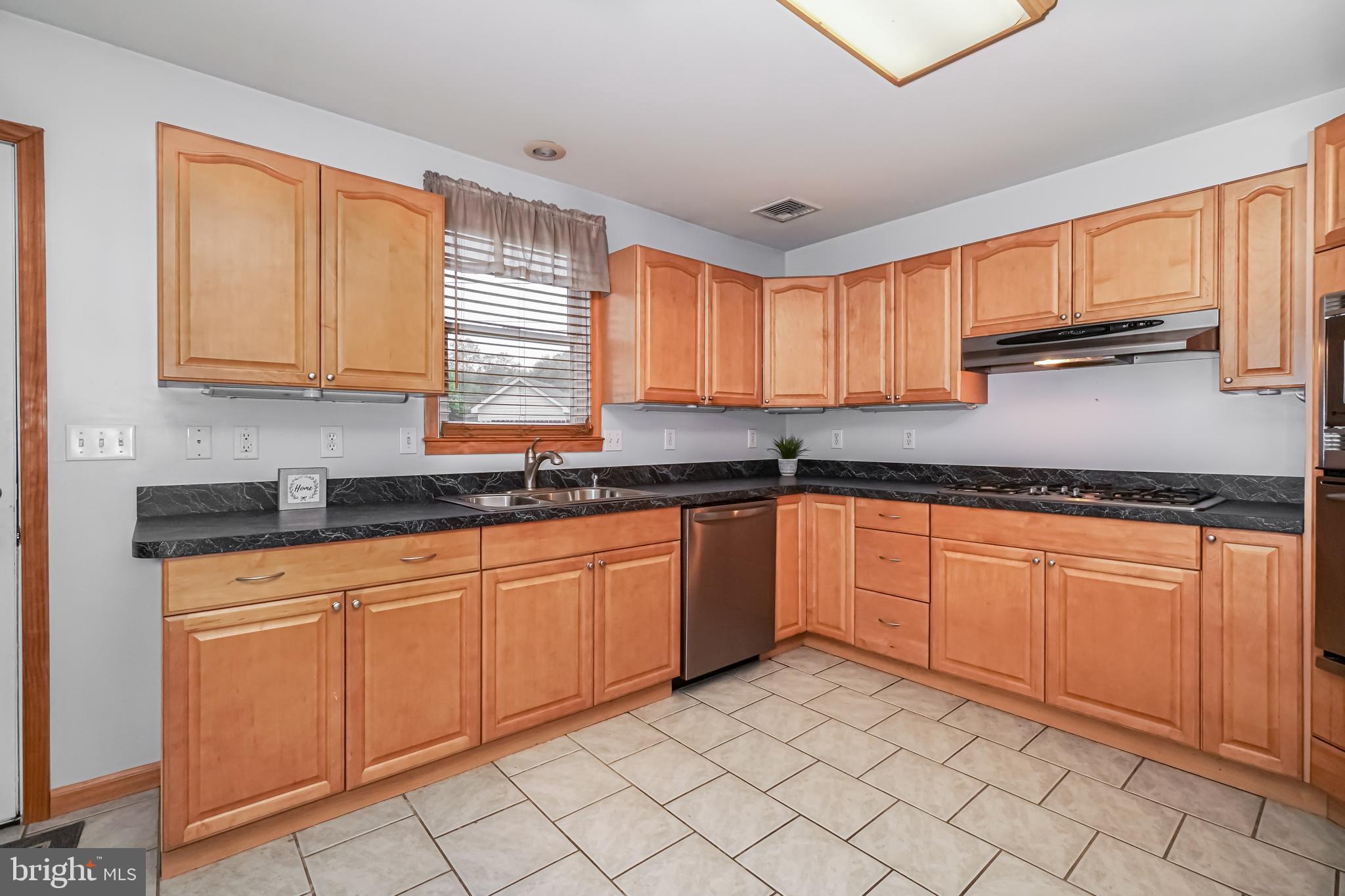 8 Leedom Road Elkton, MD 21921 - Photo 7 of 21 KITCHEN