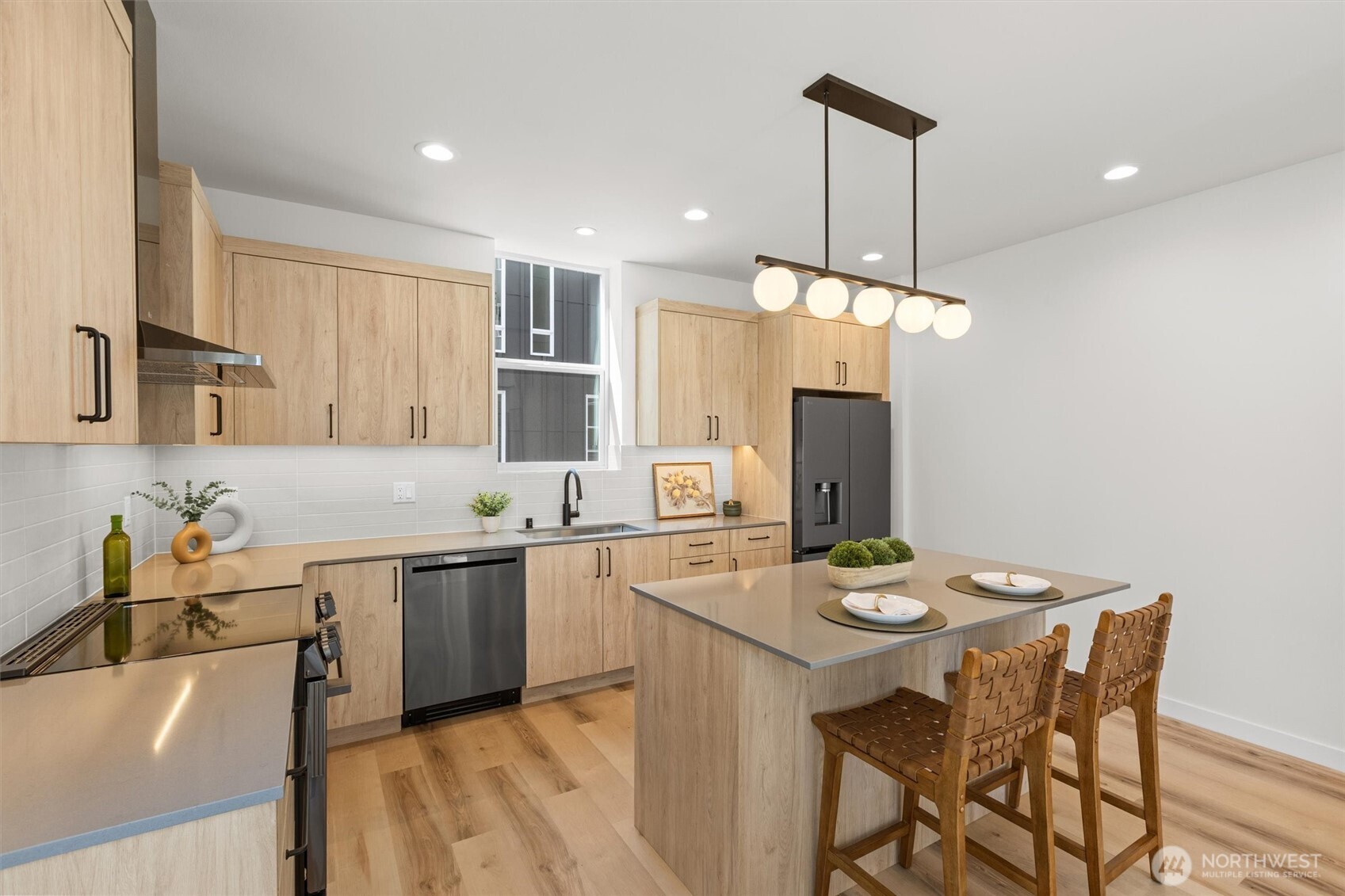 813 Northwest 63rd Street Seattle, WA 98107 - Photo 6 of 38