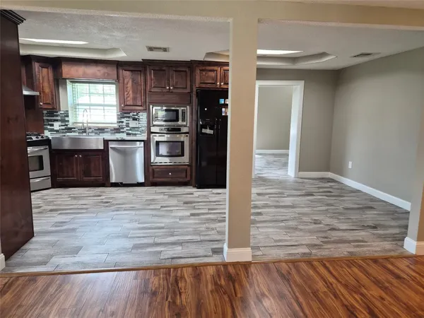 $1,500 | 209 Florence Street, Orange, TX 77630