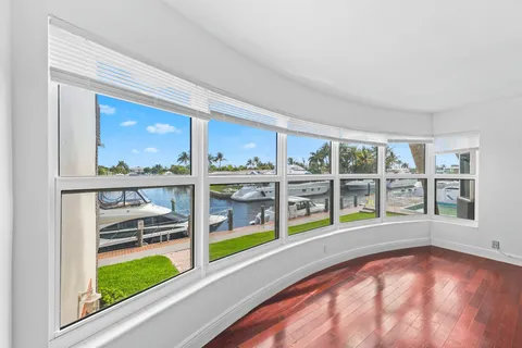 $479,500 | 3121 Northeast 51st Street, Unit 204E, Fort Lauderdale, FL 33308