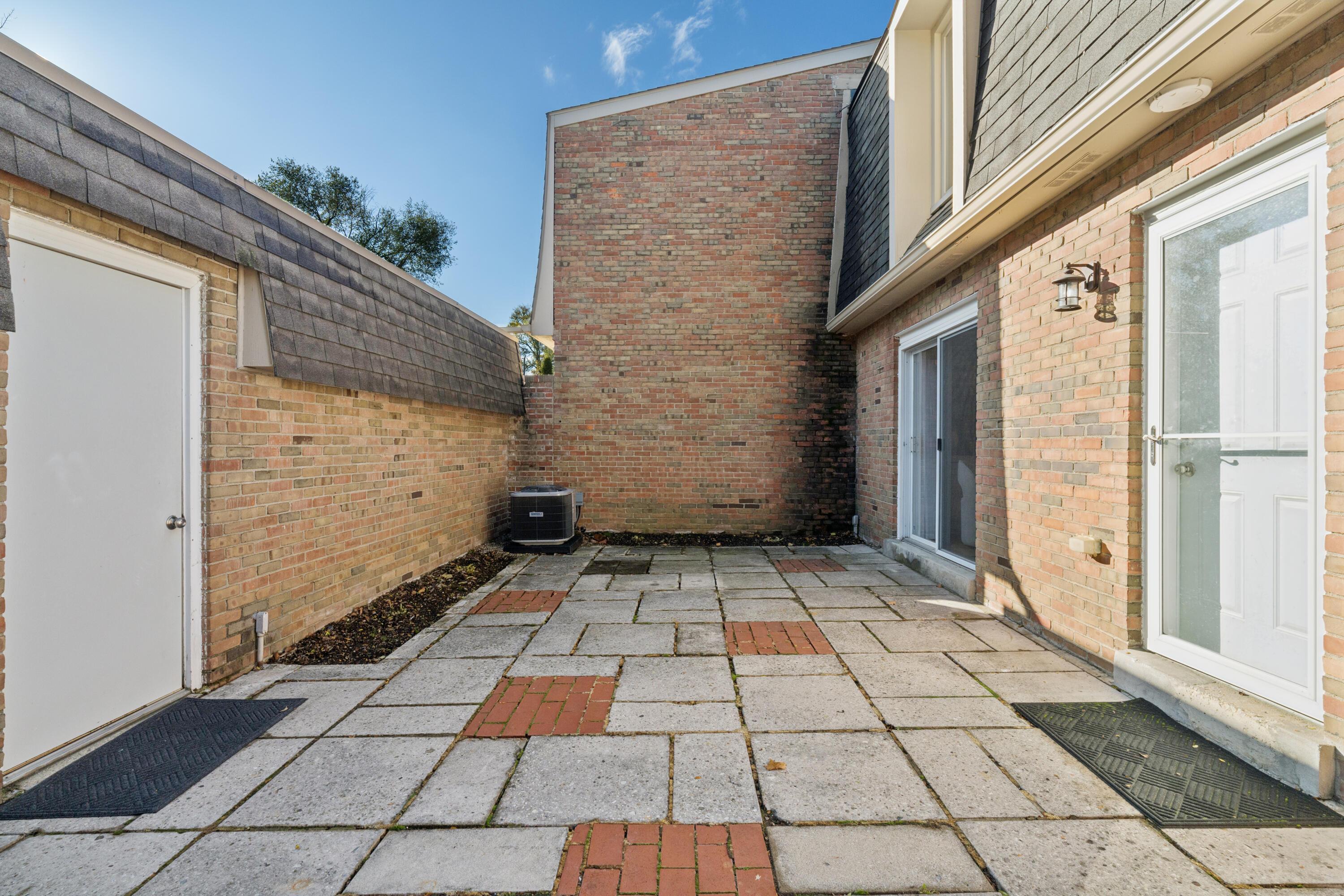 3600 Reed Road, Unit 15 Columbus, OH 43220 - Photo 32 of 41 Patio