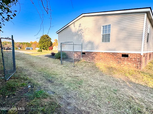 $289,900 | 1330 Campground Road, Selma, NC 27576