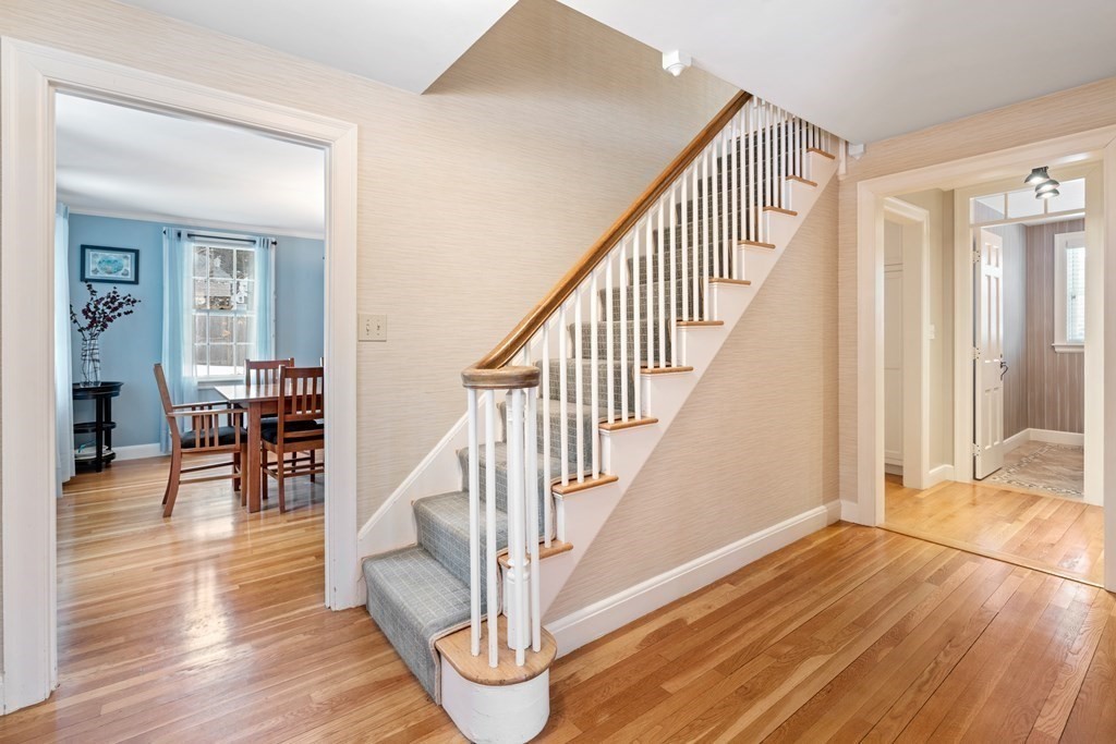 88 Annawan Road Newton, MA 02468 - Photo 3 of 27