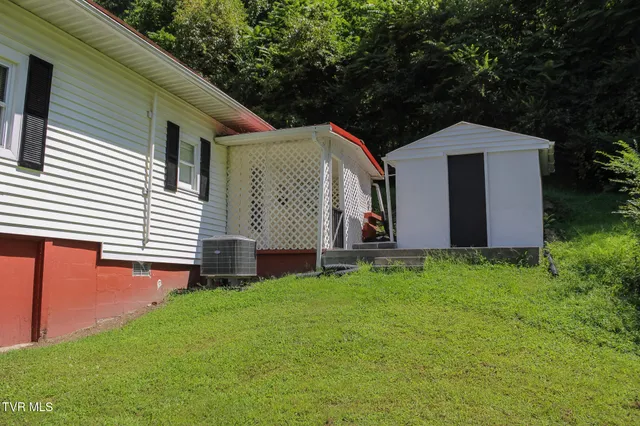 $184,000 | 14439 Holbrook Chapel Road, Coeburn, VA 24230