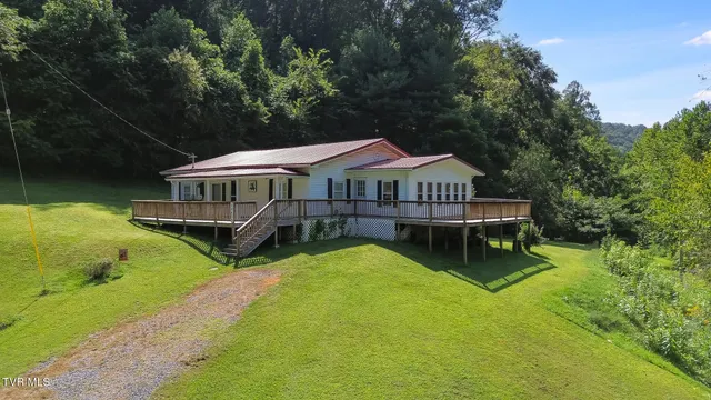 $184,000 | 14439 Holbrook Chapel Road, Coeburn, VA 24230