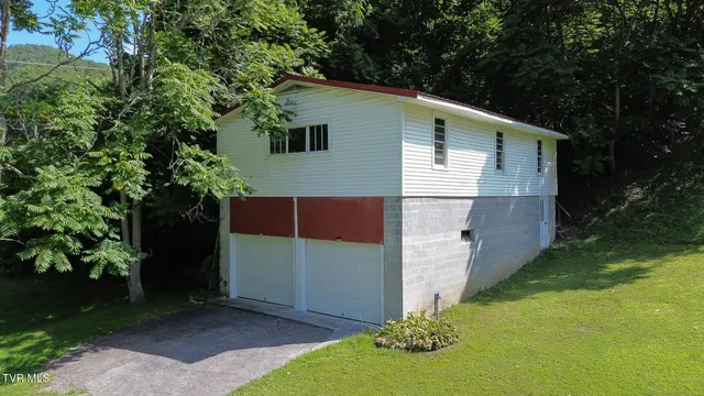 $184,000 | 14439 Holbrook Chapel Road, Coeburn, VA 24230