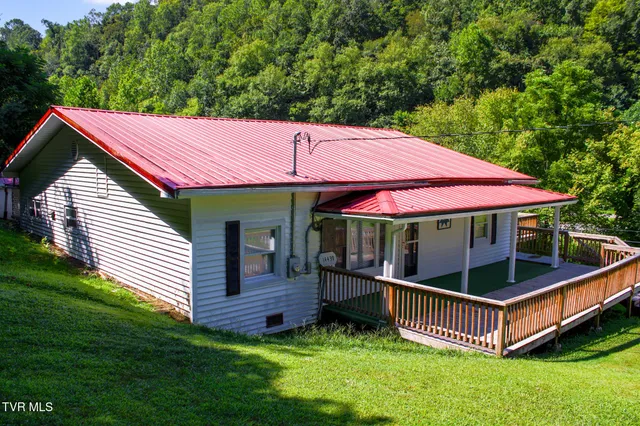 $184,000 | 14439 Holbrook Chapel Road, Coeburn, VA 24230