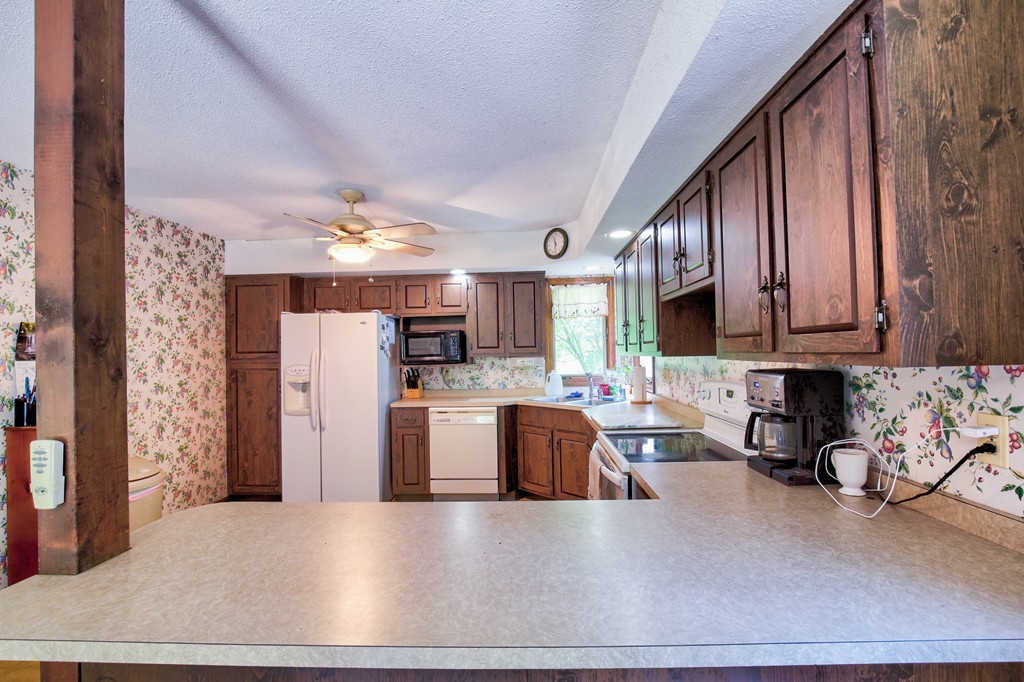 22 Bullard Road North Brookfield, MA 01535 - Photo 4 of 15 Gallery Image 4