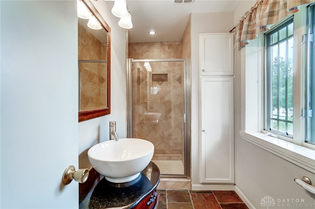 400 West Rahn Road Dayton, OH 45429 - Photo 41 of 85 Master bath