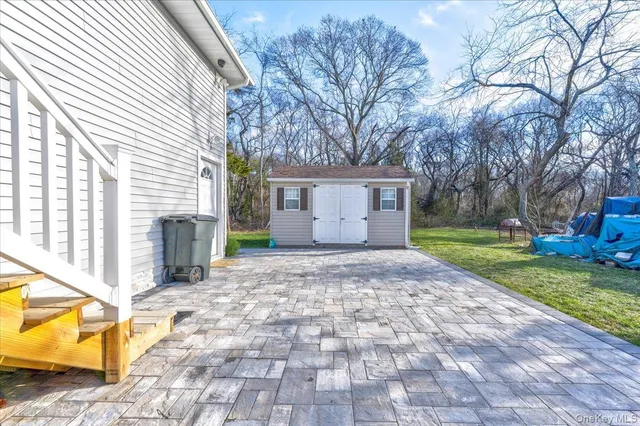 $849,999 | 468 Granny Road, Medford, NY 11763