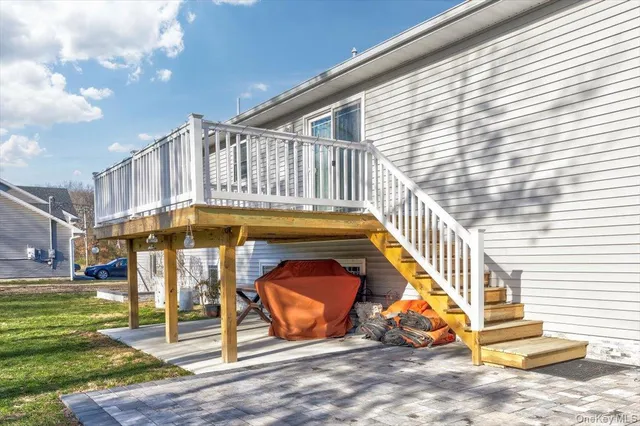 $849,999 | 468 Granny Road, Medford, NY 11763