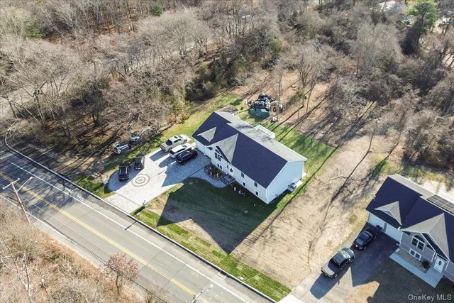 $849,999 | 468 Granny Road, Medford, NY 11763