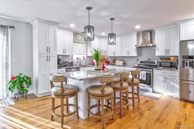 $849,999 | 468 Granny Road, Medford, NY 11763