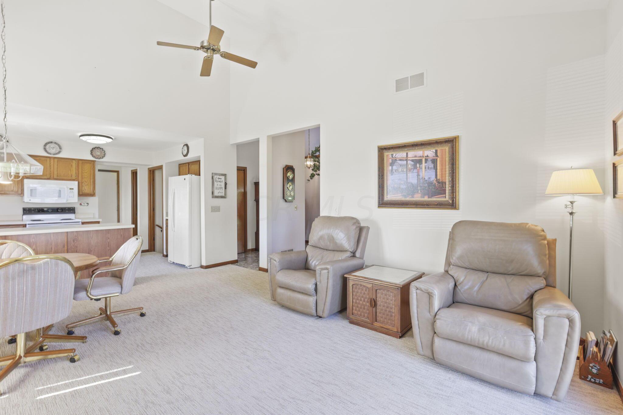 3826 Stemen Road Northwest Baltimore, OH 43105 - Photo 15 of 58 Family Room