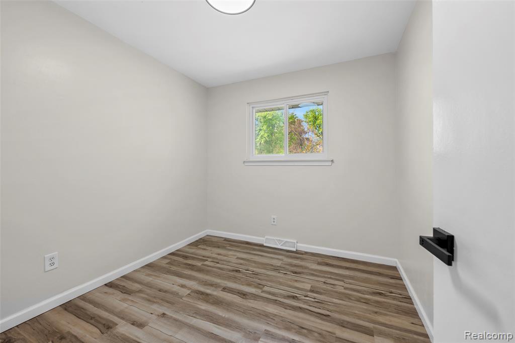 26027 Ross Street Inkster, MI 48141 - Photo 16 of 23