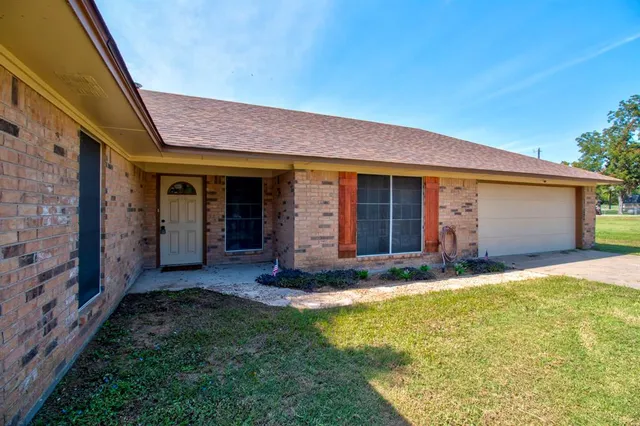 $1,400 | 373 Old Shawnee Trail Drive, Gordonville, TX 76245